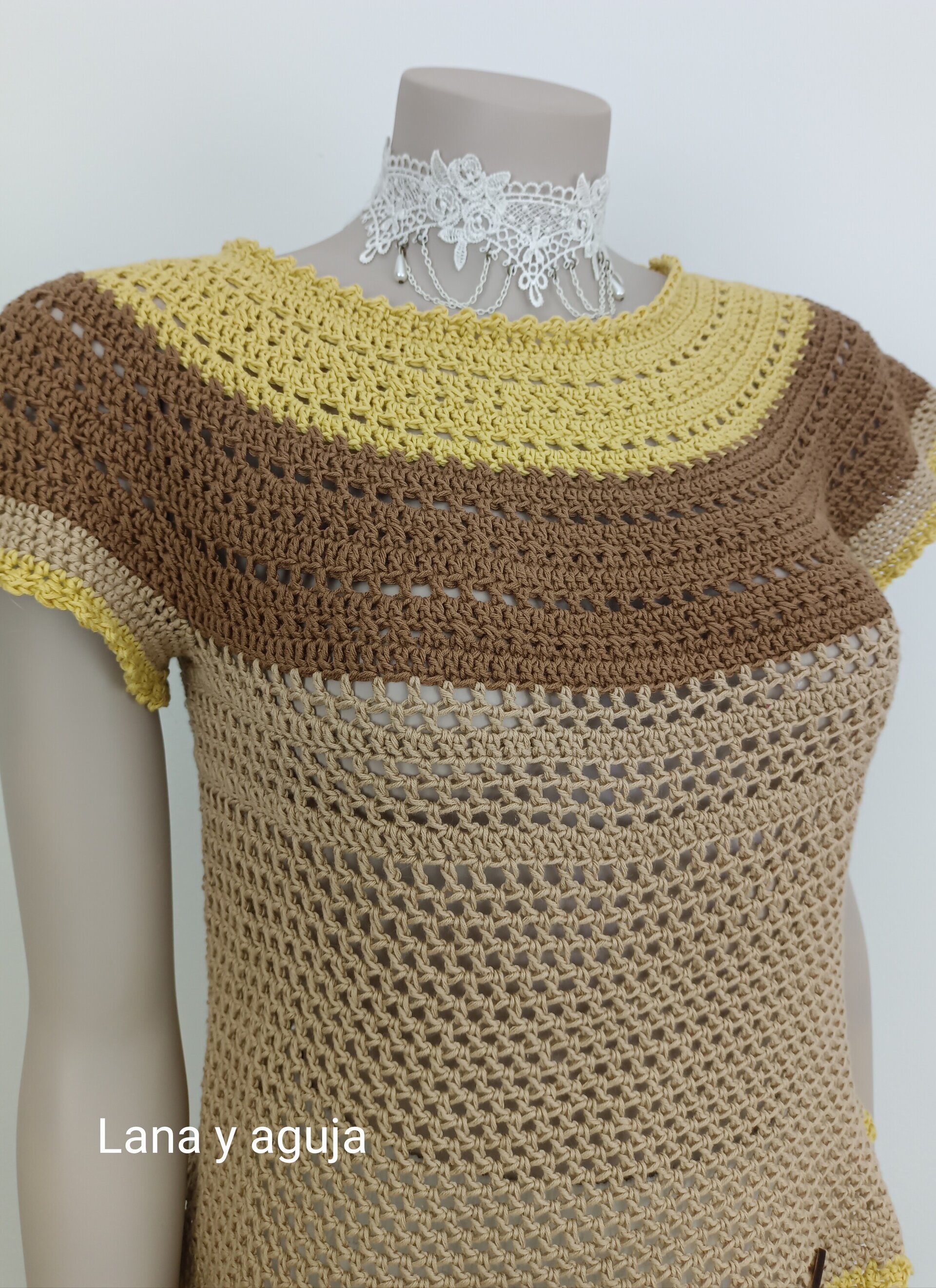Top crochet, tejido a mano en forma circular. Talla S. Algodón, tonos tierra. - 6