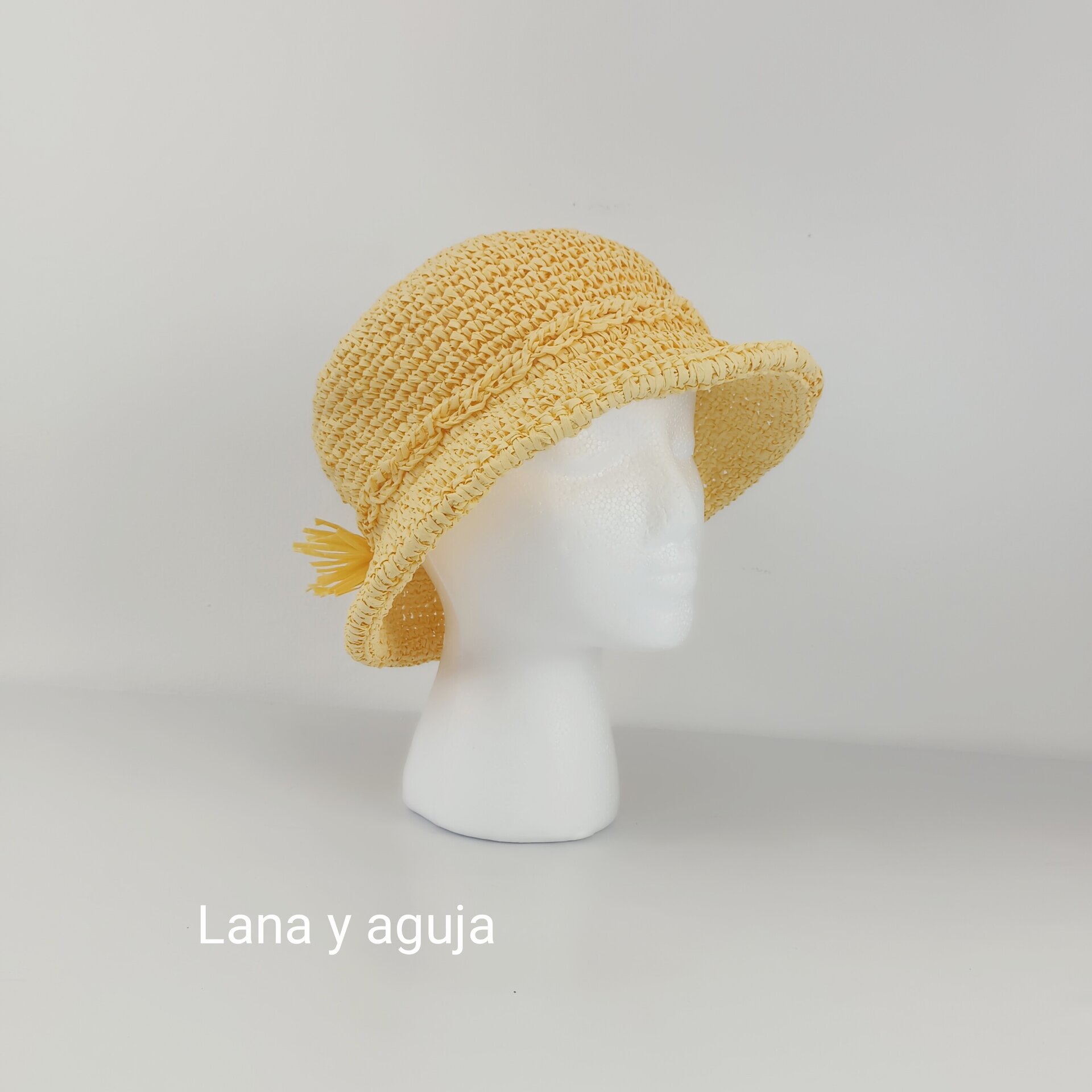 Sombrero de mujer para verano, bucket hat, gorro de cubo en rafia. - 3