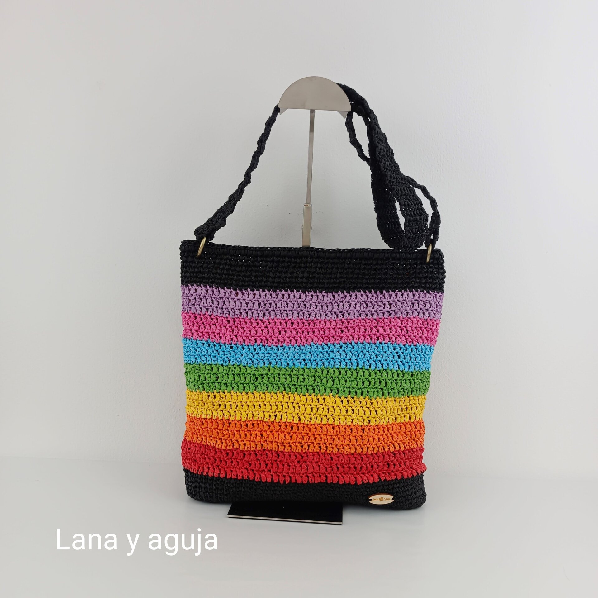 Bolso de estilo casual, Modelo Arcoíris, tejido con rafia. - 3