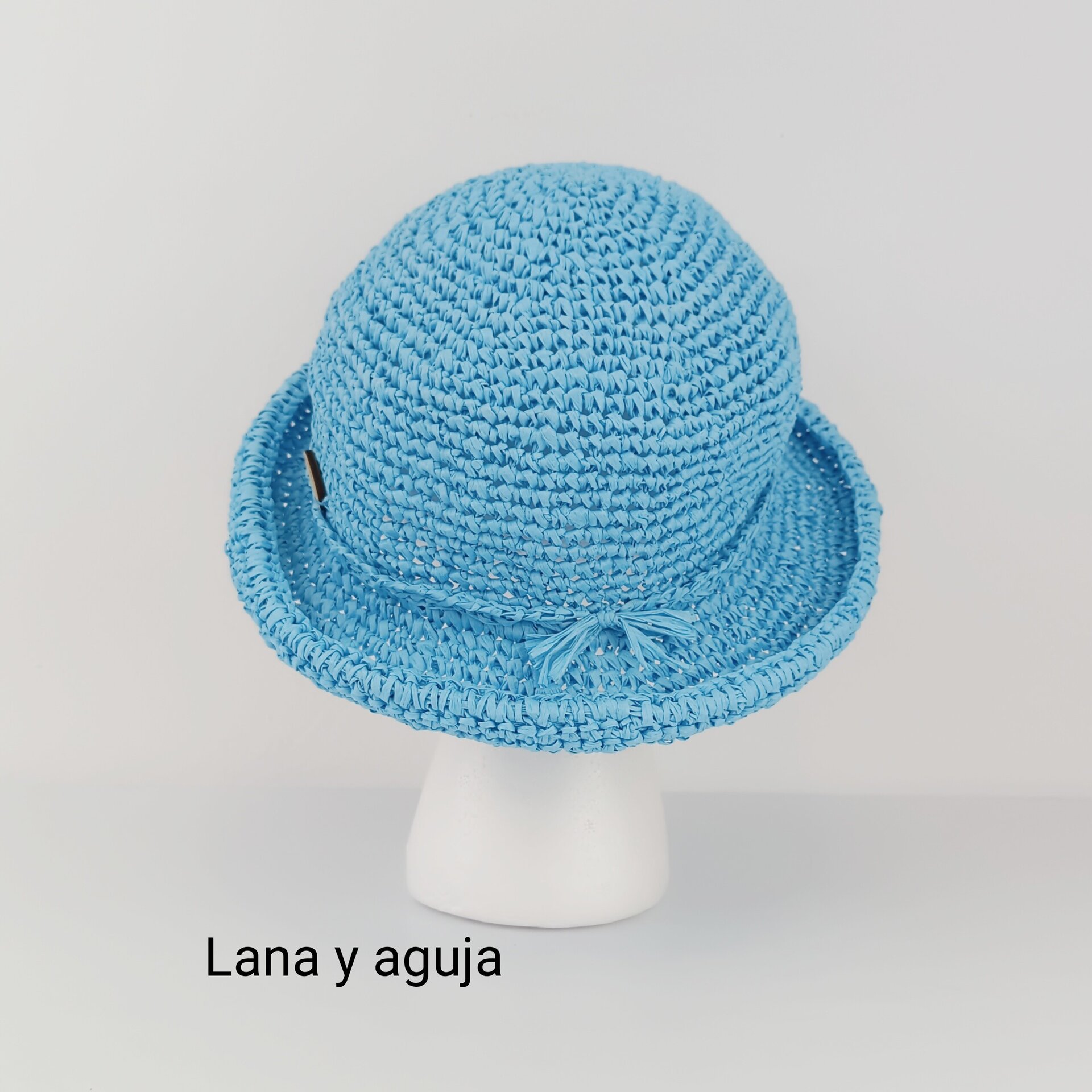 Sombrero de mujer para verano, bucket hat, gorro de cubo en rafia. - 9