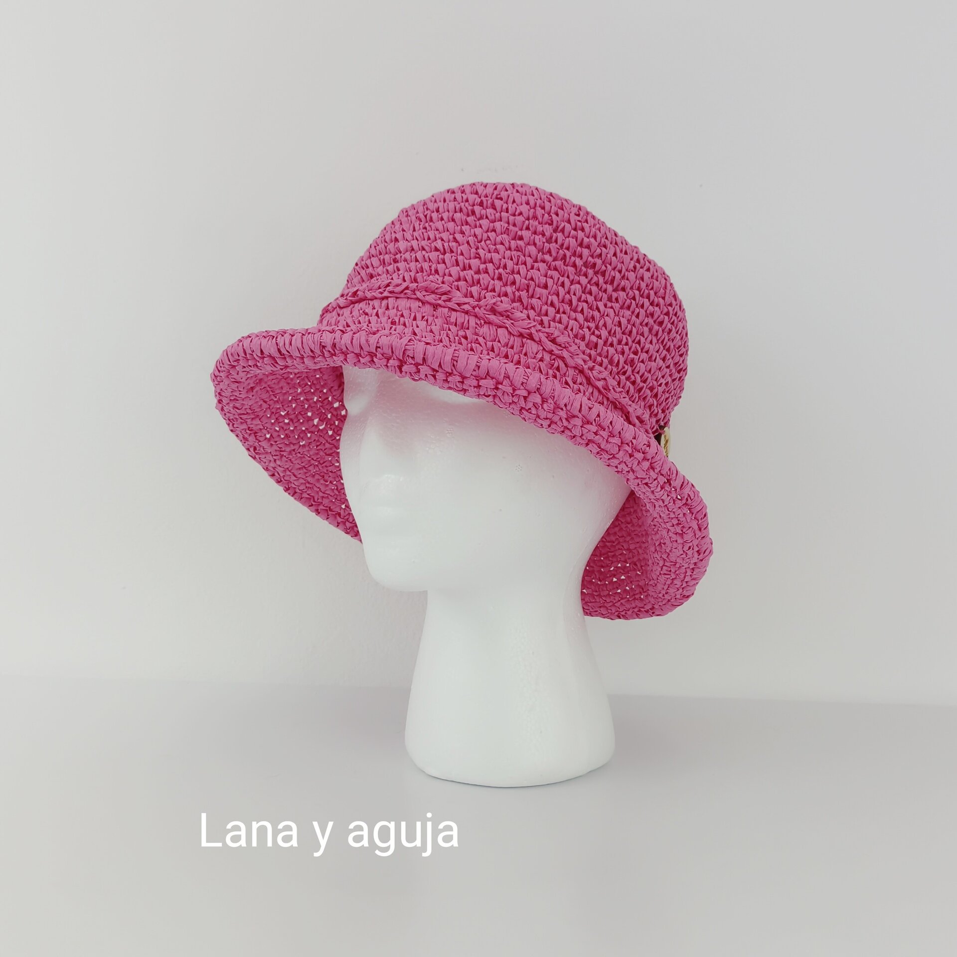 Sombrero de mujer para verano, bucket hat, gorro de cubo en rafia. - 2
