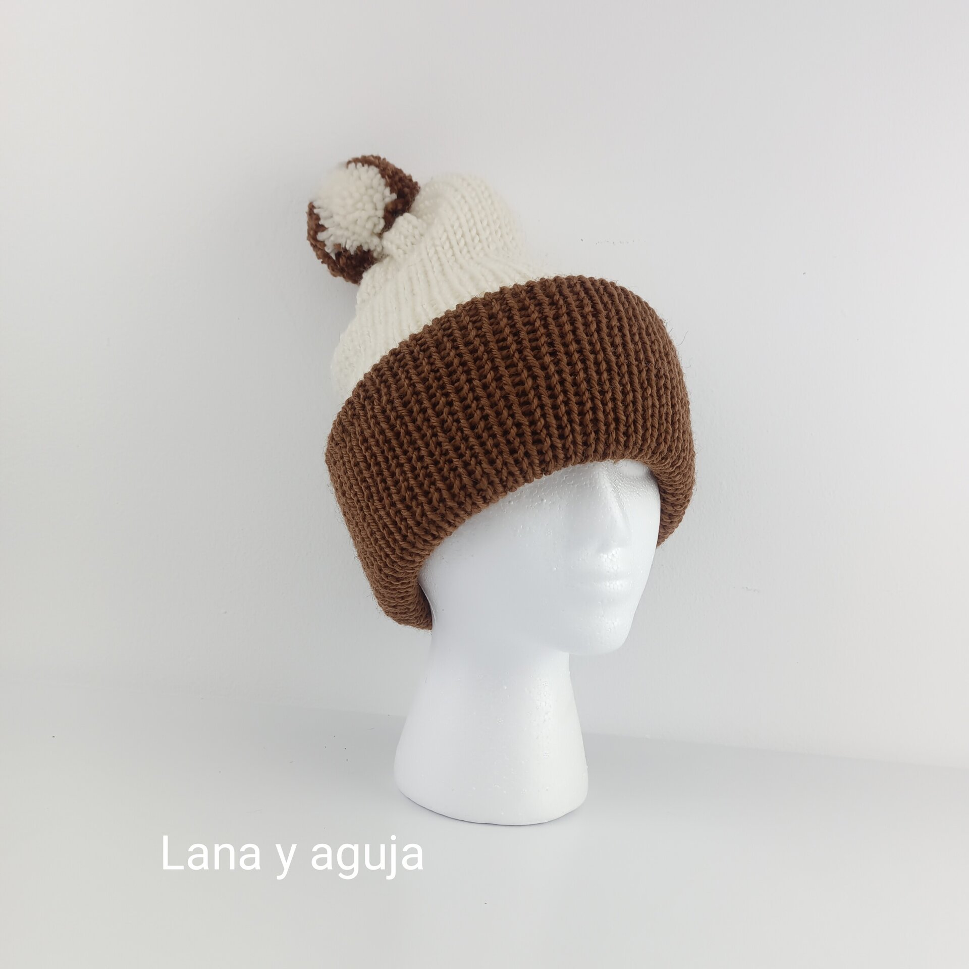 Gorro de lana, tejido a mano, gorro invierno con pompón. - 4
