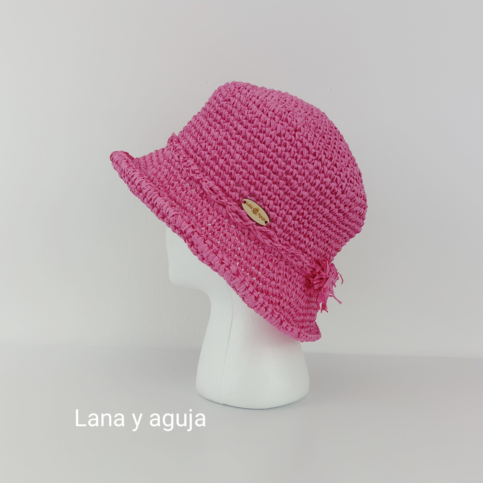 Sombrero de mujer para verano, bucket hat, gorro de cubo en rafia. - 4