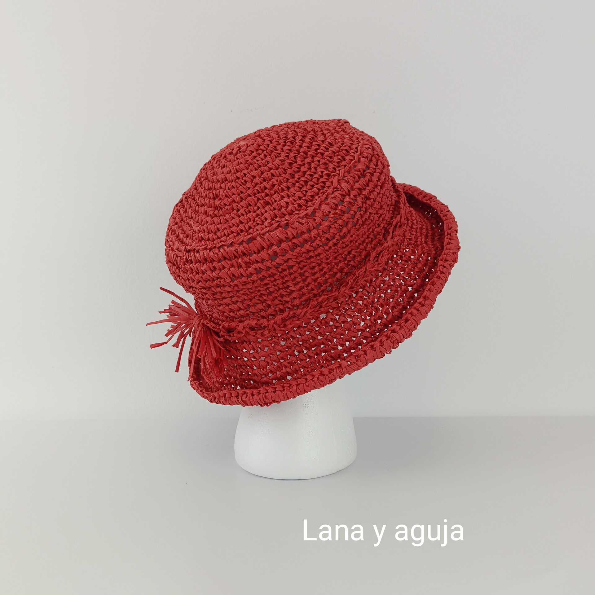 Sombrero de mujer para verano, bucket hat, gorro de cubo en rafia. - 7