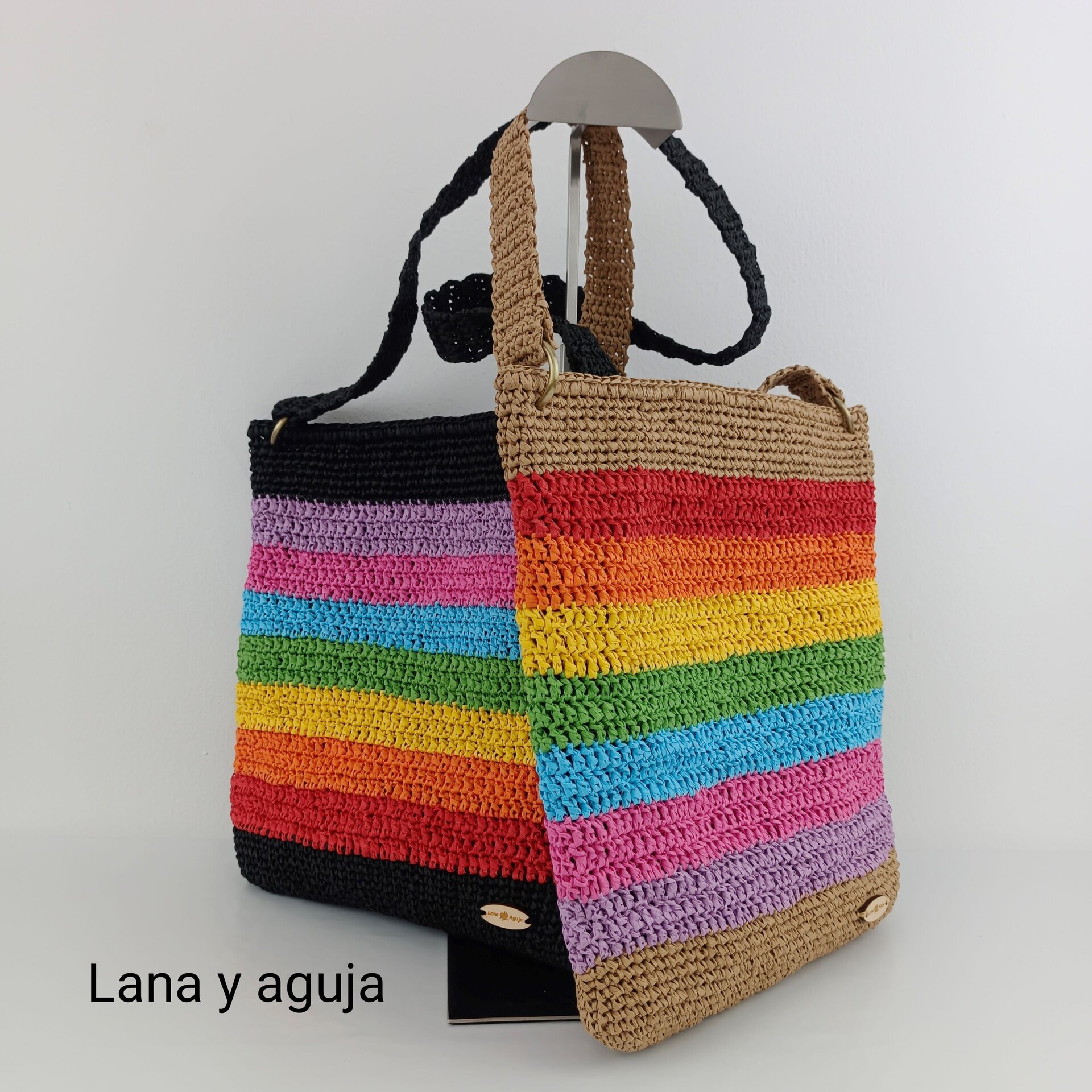 Bolso de estilo casual, Modelo Arcoíris, tejido con rafia. - 2