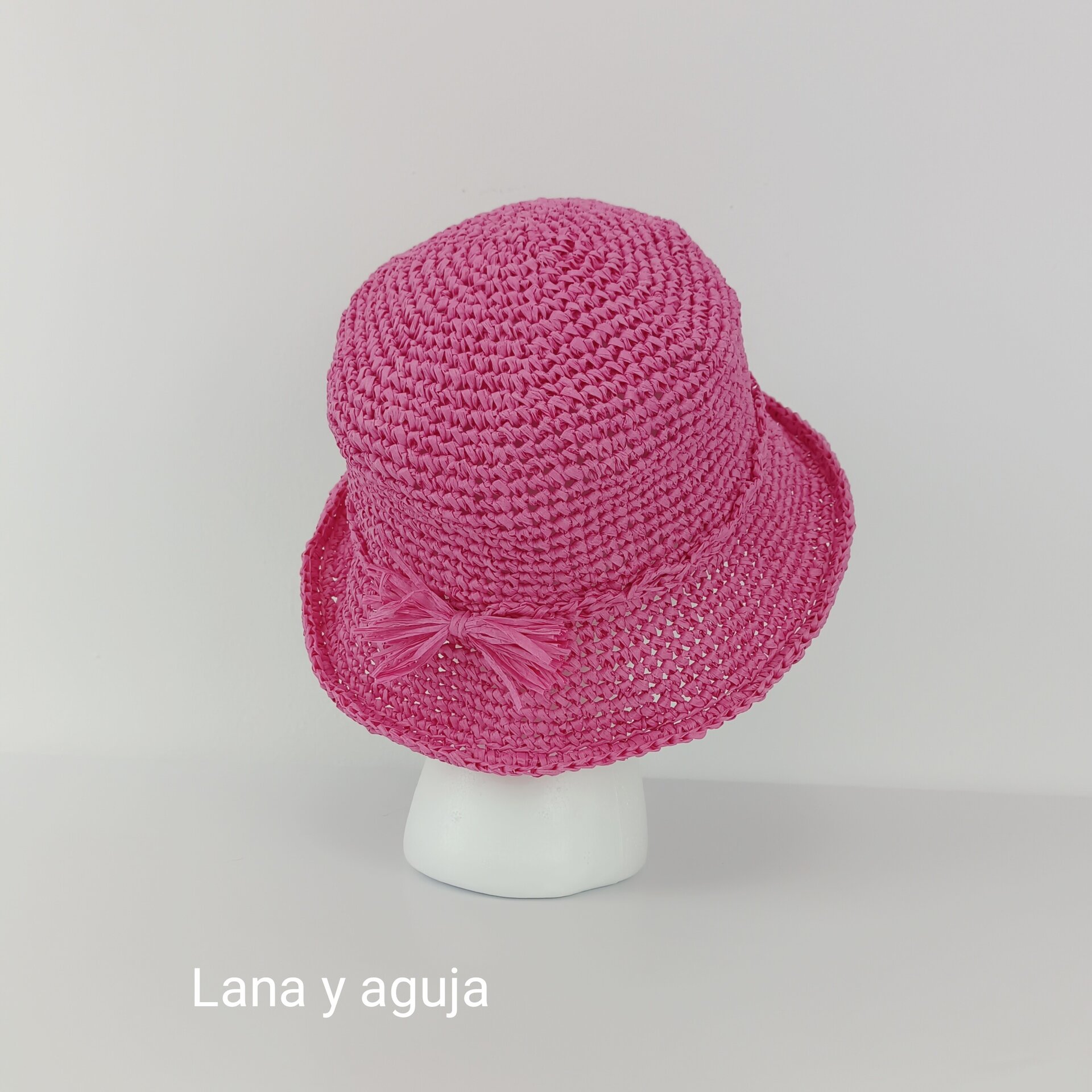 Sombrero de mujer para verano, bucket hat, gorro de cubo en rafia. - 3