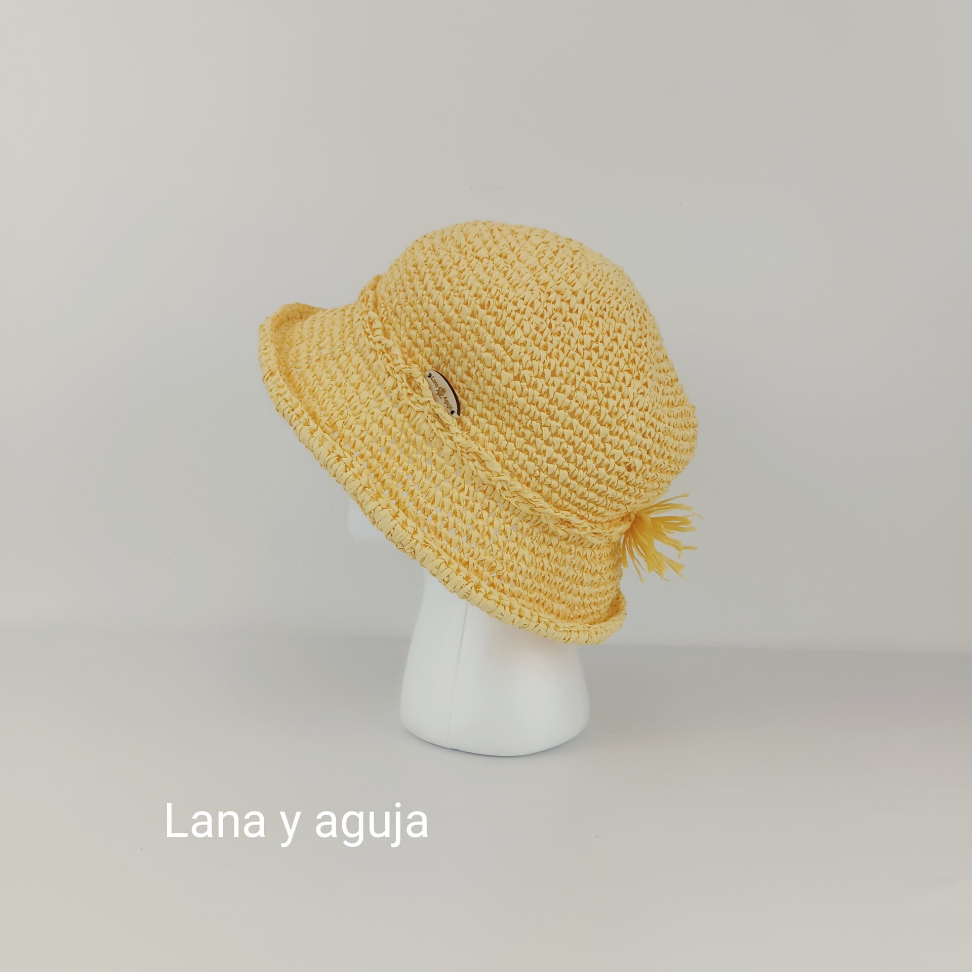 Sombrero de mujer para verano, bucket hat, gorro de cubo en rafia. - 4
