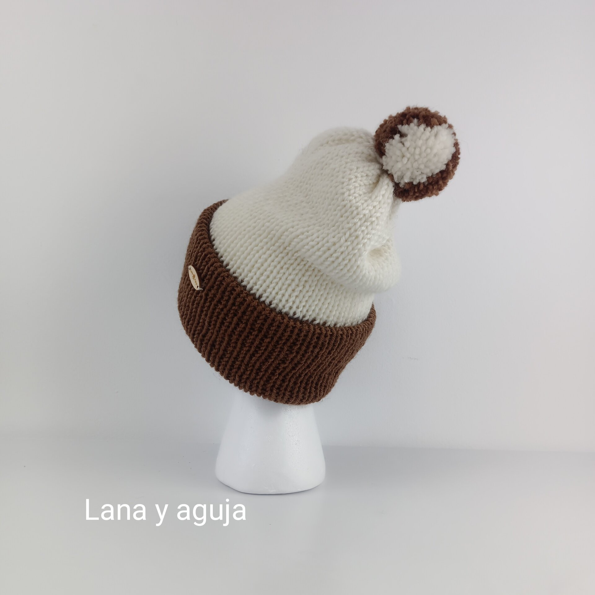 Gorro de lana, tejido a mano, gorro invierno con pompón. - 3
